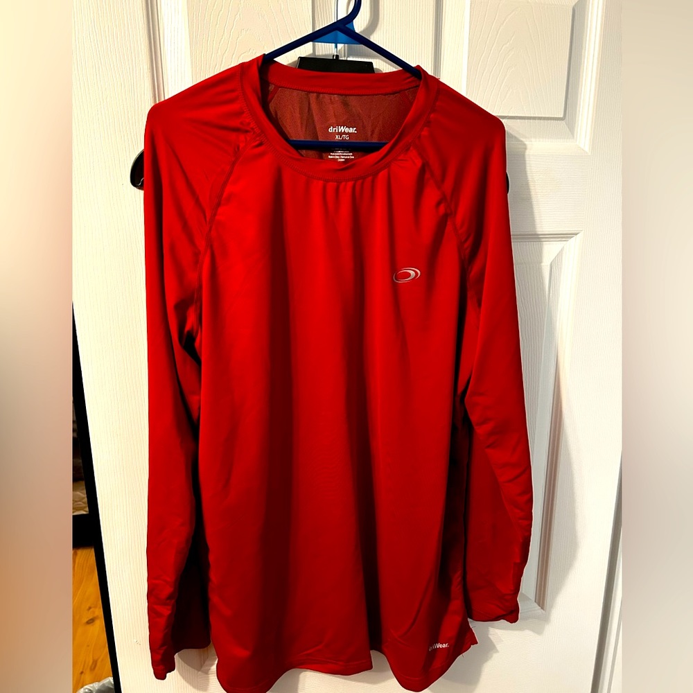 Men’s XL driWear shirt